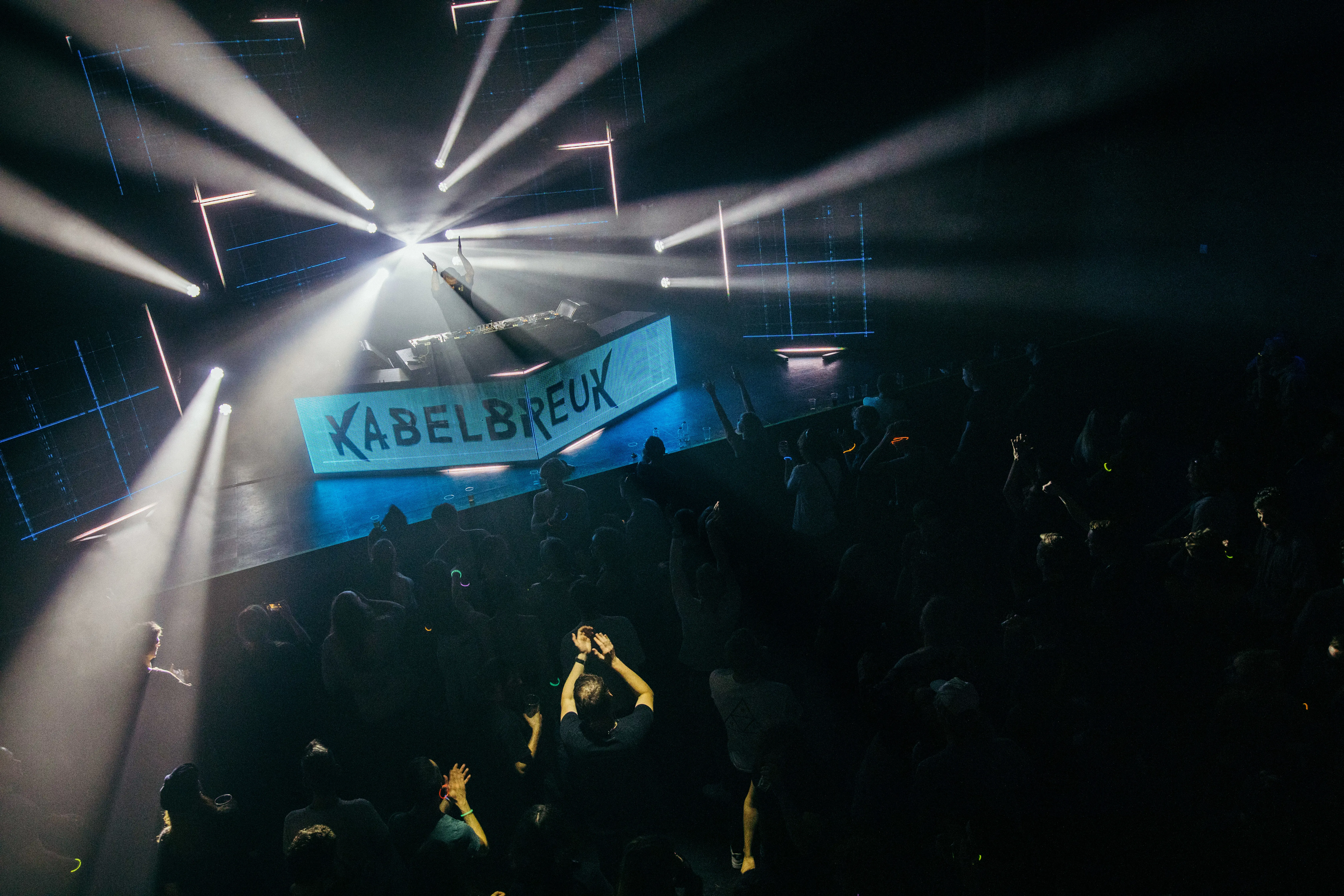 KABELBREUK MET TANTRUM DESIRE