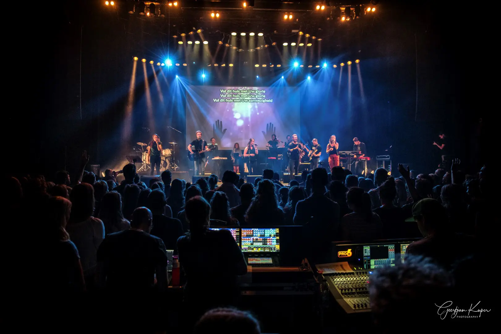 WORSHIP TOGETHER XL