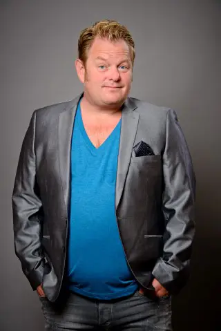 MARTIJN FISCHER ZINGT HITS VAN HAZES