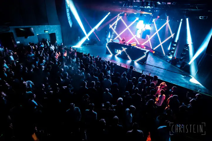 DEEP INVITES SPEKTRE